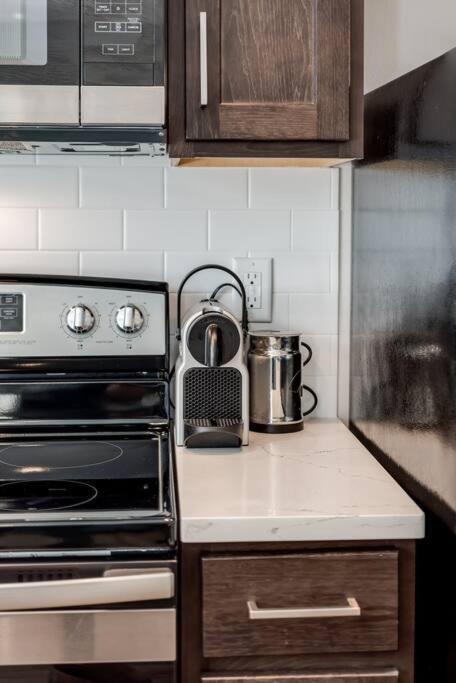 Walkable Apt Next To Restaurants, Bars, And Shops! Portland Bagian luar foto
